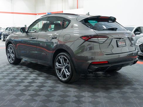 Used 2021 Maserati Levante Trofeo AWD/4WD image 4