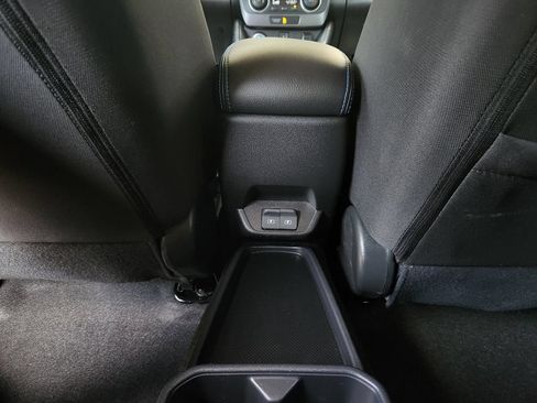 Used 2025 Nissan Leaf S FWD image 19