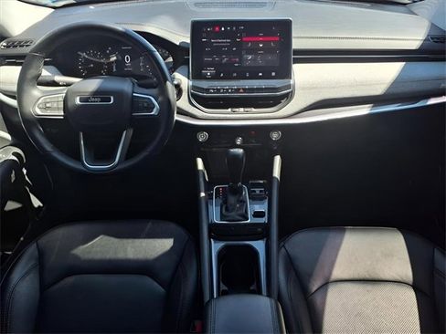 Used 2022 Jeep Compass Latitude image 15