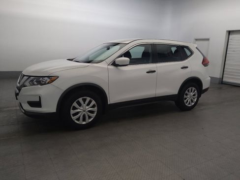 Used 2017 Nissan Rogue S AWD/4WD image 2