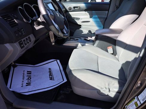 Used 2012 Toyota Tacoma 4x4 Double Cab w/ TRD Off-Road Pkg image 11