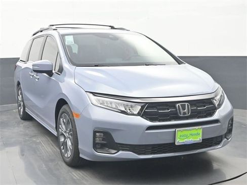 Used 2025 Honda Odyssey Touring image 2