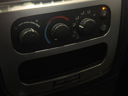 Used 2005 Dodge Ram 1500 Truck SLT w/ Daytona Edition Group AWD/4WD image 27