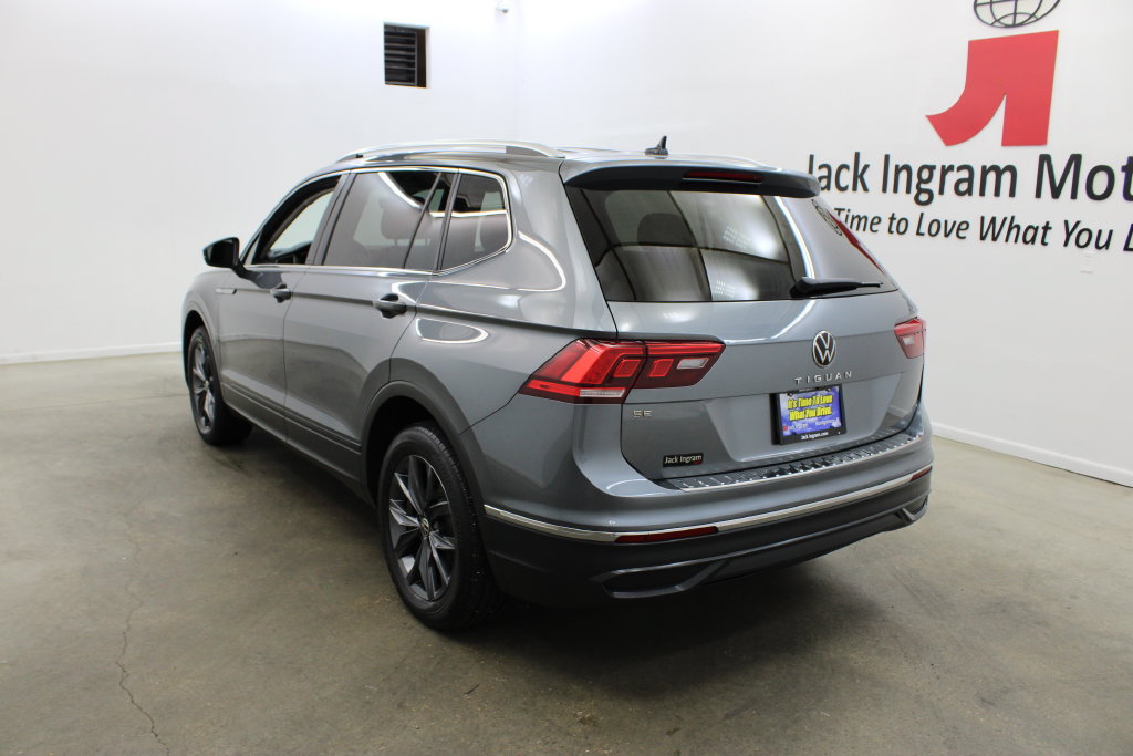 Certified 2022 Volkswagen Tiguan SE FWD image 3