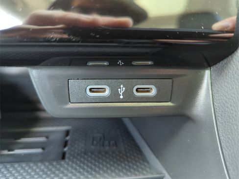 New 2025 Volkswagen Jetta SE image 33