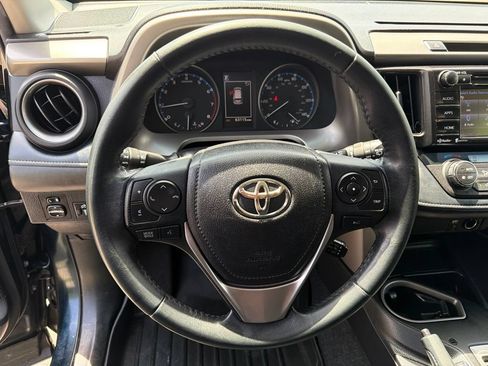 Used 2018 Toyota RAV4 XLE FWD image 15
