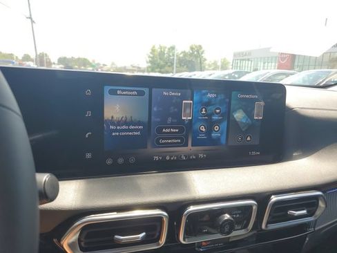 New 2026 Nissan Sentra SR w/ SR Premium Package FWD image 29