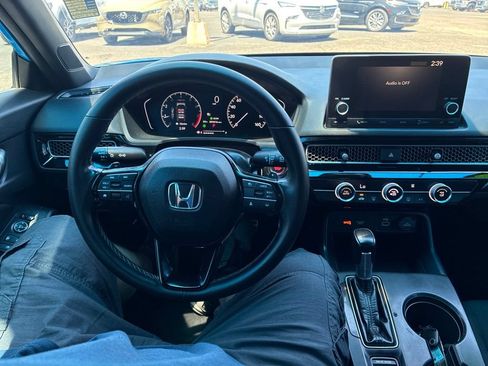 Used 2023 Honda Civic Sport image 1