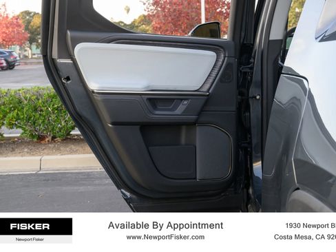 Used 2025 Rivian R1T Adventure image 15