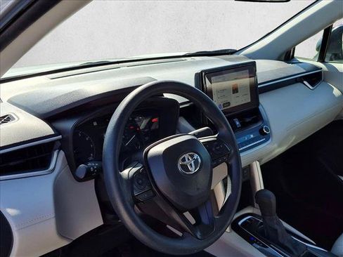 Used 2024 Toyota Corolla Cross L FWD image 9