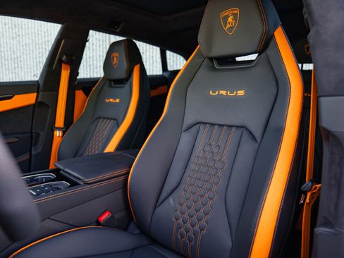 Used 2024 Lamborghini Urus S AWD/4WD image 28