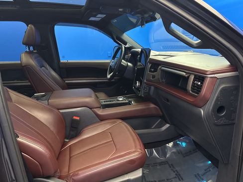 Used 2024 Ford Expedition Limited RWD image 23