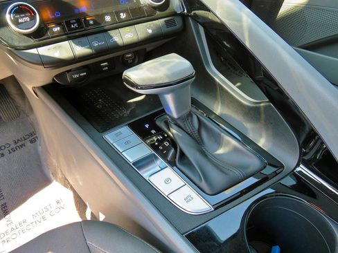 Used 2021 Hyundai Elantra SEL w/ Convenience + Premium Package image 20