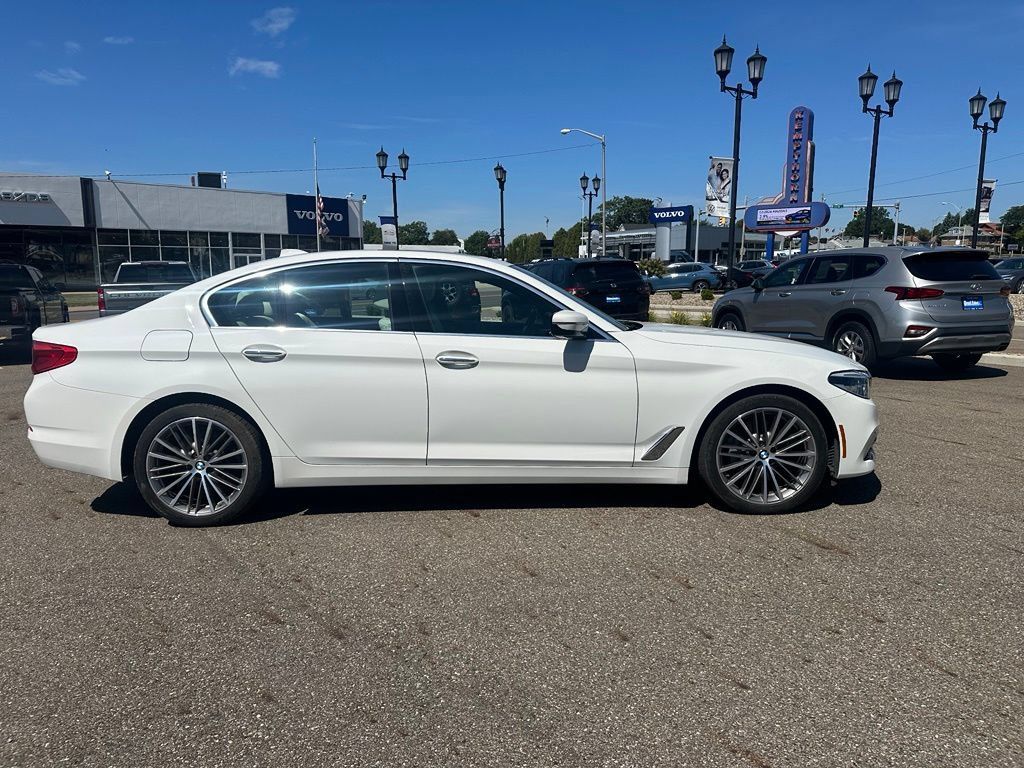 Used 2017 BMW 540i xDrive AWD/4WD image 4