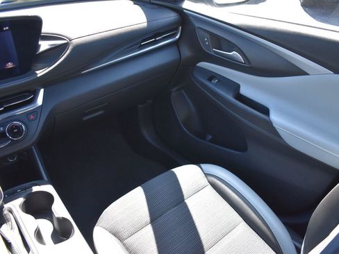 Used 2024 Buick Envista Preferred FWD image 19