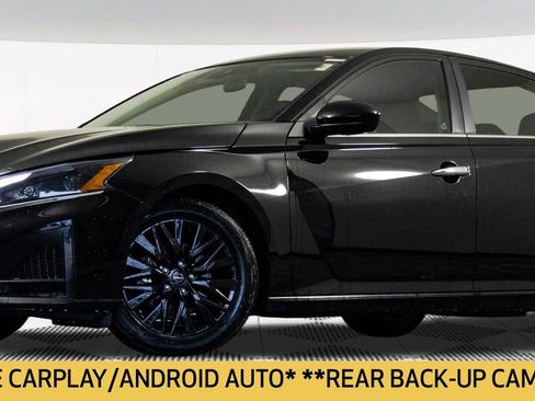 Used 2023 Nissan Altima 2.5 SV image 2