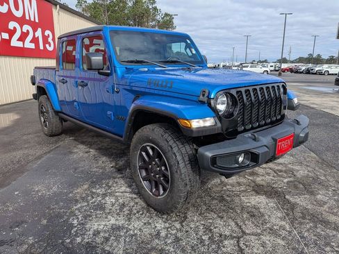 Used 2021 Jeep Gladiator Willys image 6