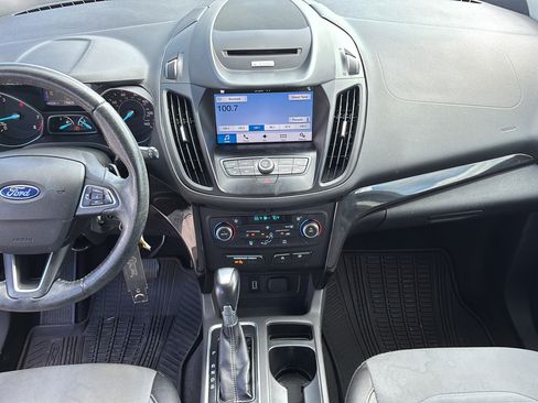 Used 2017 Ford Escape SE w/ Equipment Group 201A FWD image 32