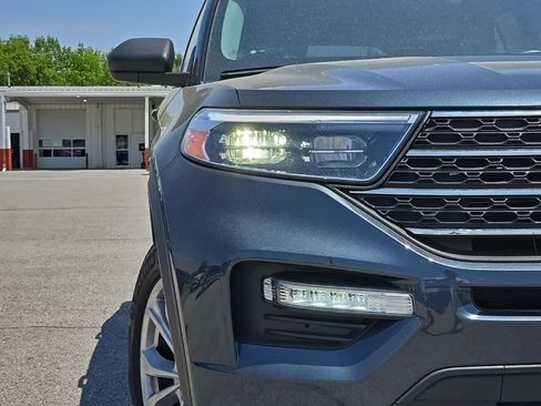 Used 2023 Ford Explorer XLT w/ Equipment Group 202A image 9