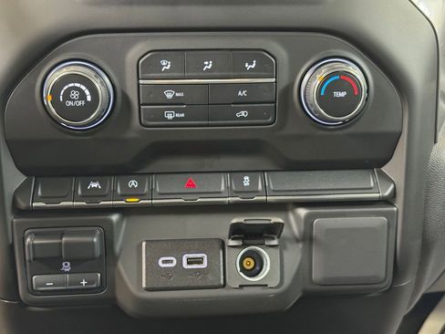 Used 2024 Chevrolet Silverado 1500 W/T w/ WT Value Package AWD/4WD image 34