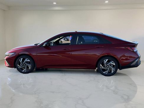 Certified 2025 Hyundai Elantra Sport image 4