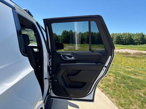 Used 2023 Chevrolet Tahoe Z71 w/ Z71 Off-Road Package AWD/4WD image 46