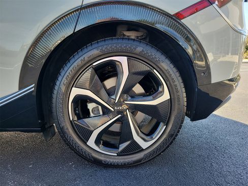 Used 2022 Kia EV6 GT-Line w/ First Edition Package image 9