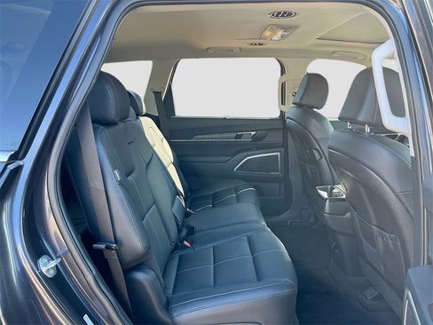Used 2025 Kia Telluride EX image 31