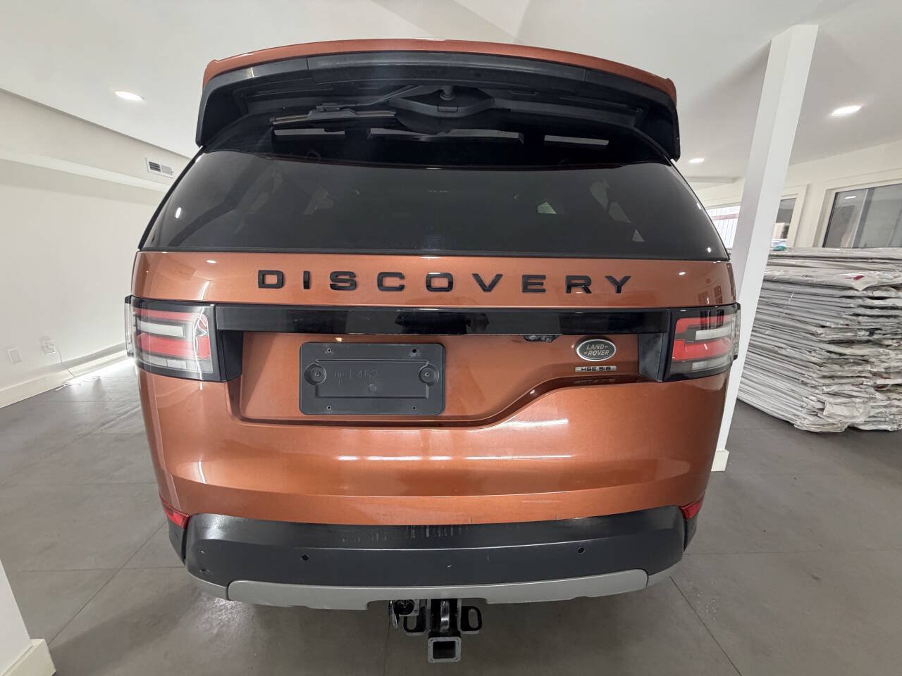 Used 2017 Land Rover Discovery HSE AWD/4WD image 8