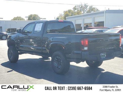 Used 2022 Toyota Tacoma SR image 3
