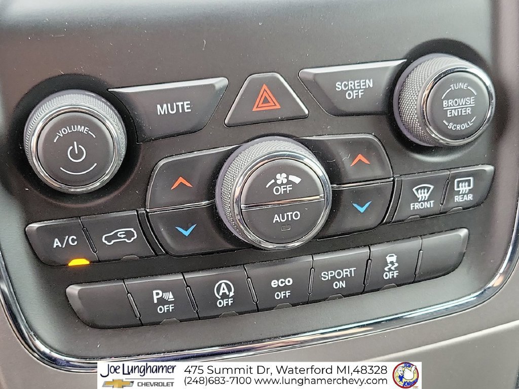 Used 2020 Jeep Grand Cherokee Laredo AWD/4WD image 19