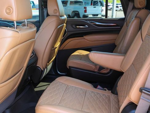 Used 2022 Cadillac Escalade Sport w/ Touring Package AWD/4WD image 18