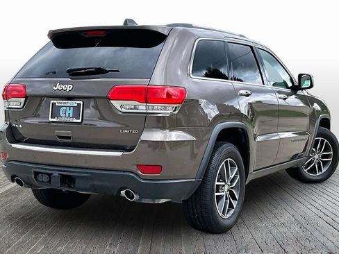 Used 2017 Jeep Grand Cherokee Limited w/ Luxury Group II AWD/4WD image 9