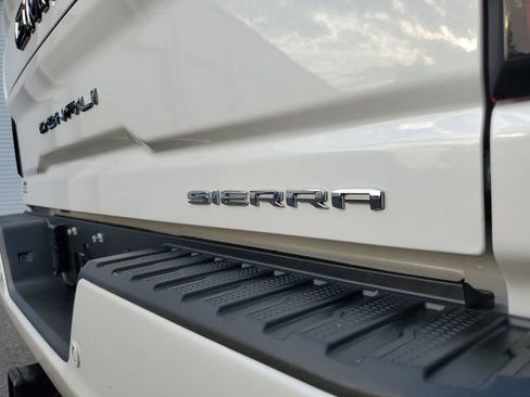 Used 2024 GMC Sierra 3500 Denali Ultimate AWD/4WD image 7