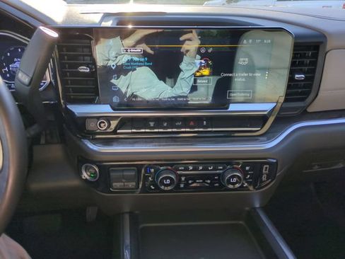 Used 2024 Chevrolet Silverado 2500 LTZ w/ LTZ Convenience Package AWD/4WD image 21