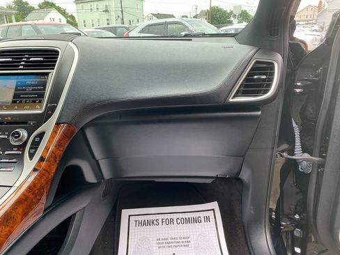 Used 2018 Lincoln MKX Select w/ Select Plus Package image 27