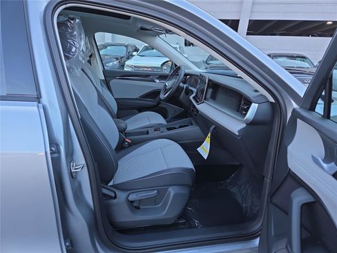 New 2026 Volkswagen Tiguan SE image 28