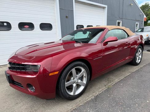 Used 2011 Chevrolet Camaro LT RWD image 2
