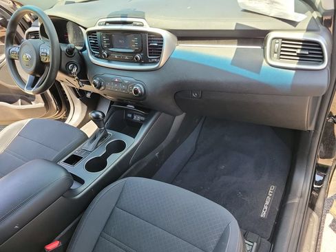 Used 2018 Kia Sorento L FWD image 14