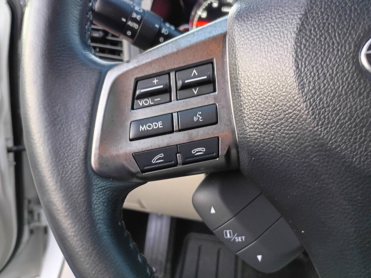 Used 2014 Subaru Outback 3.6R Limited AWD/4WD image 11