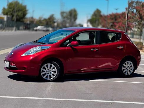 Used 2013 Nissan Leaf S w/ Charger Pkg FWD image 8
