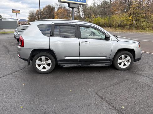 Used 2014 Jeep Compass Sport w/ Power Value Group image 4