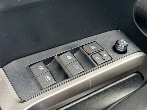 Used 2022 Toyota Tacoma SR5 w/ Technology Package RWD image 15