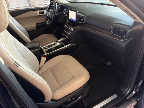 Used 2020 Ford Explorer Limited AWD/4WD image 28