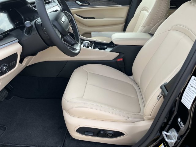 New 2027 Jeep Grand Cherokee Limited AWD/4WD image 21