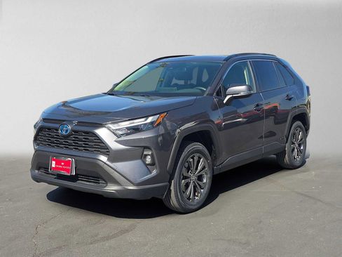 Certified 2023 Toyota RAV4 XLE Premium AWD/4WD image 7