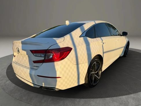 Used 2018 Honda Accord Sport image 5