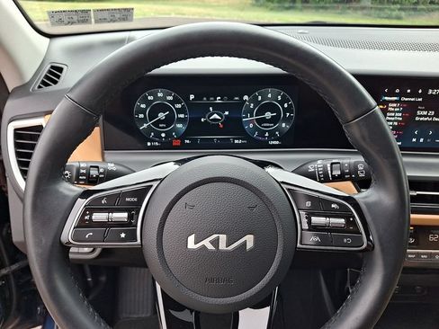 Used 2024 Kia Seltos EX AWD/4WD image 21