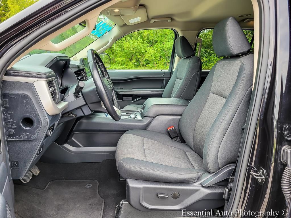 Used 2024 Ford Expedition XLT AWD/4WD image 8
