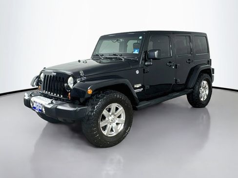 Used 2013 Jeep Wrangler Unlimited Sahara w/ Dual Top Group AWD/4WD image 3